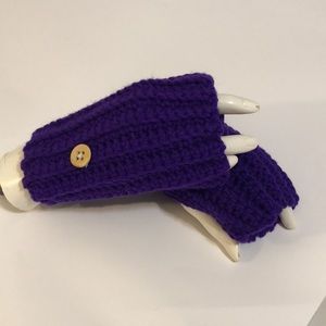Handmade Crochet 🧶 fingerless gloves 🧤